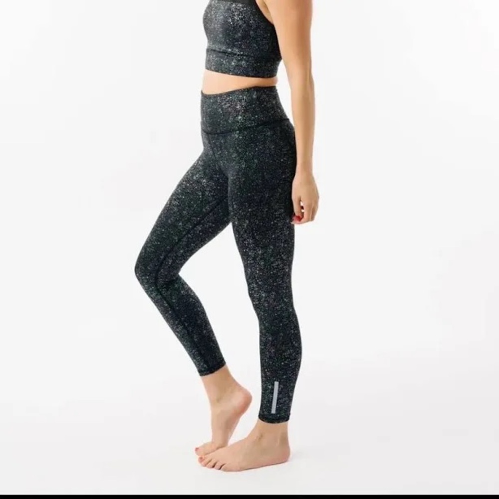 ZYIA Reflective Mirage Leggings - size 4